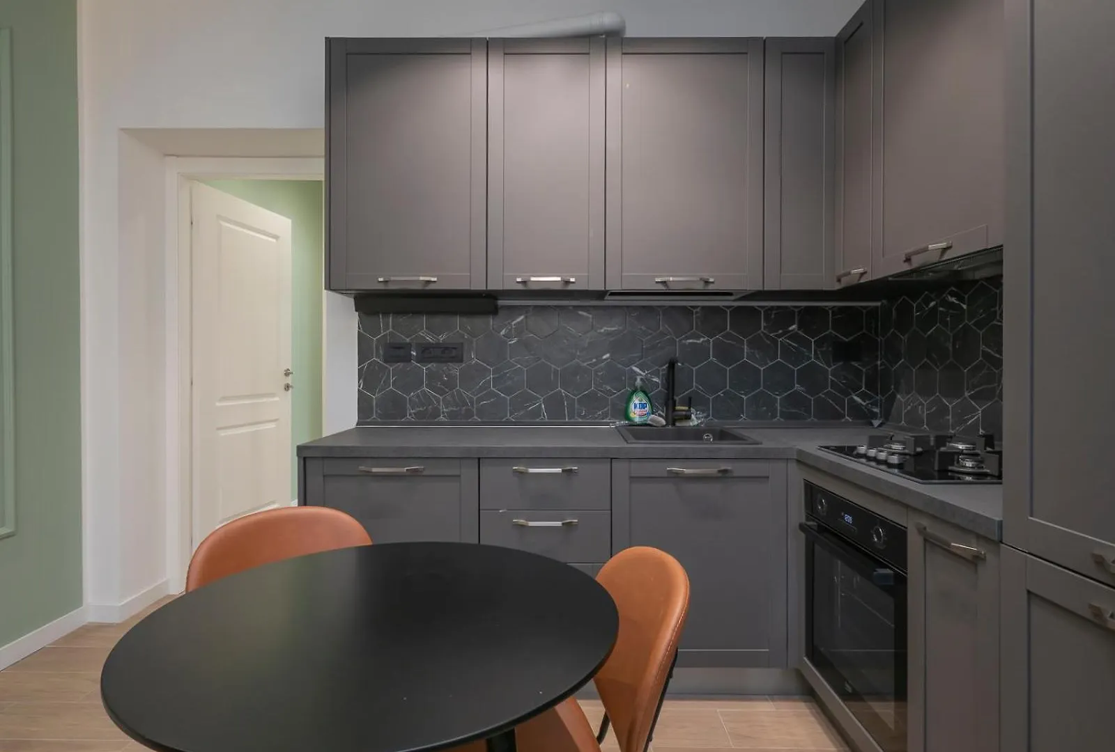 Youhosty - Modern Portello Apartment Milan