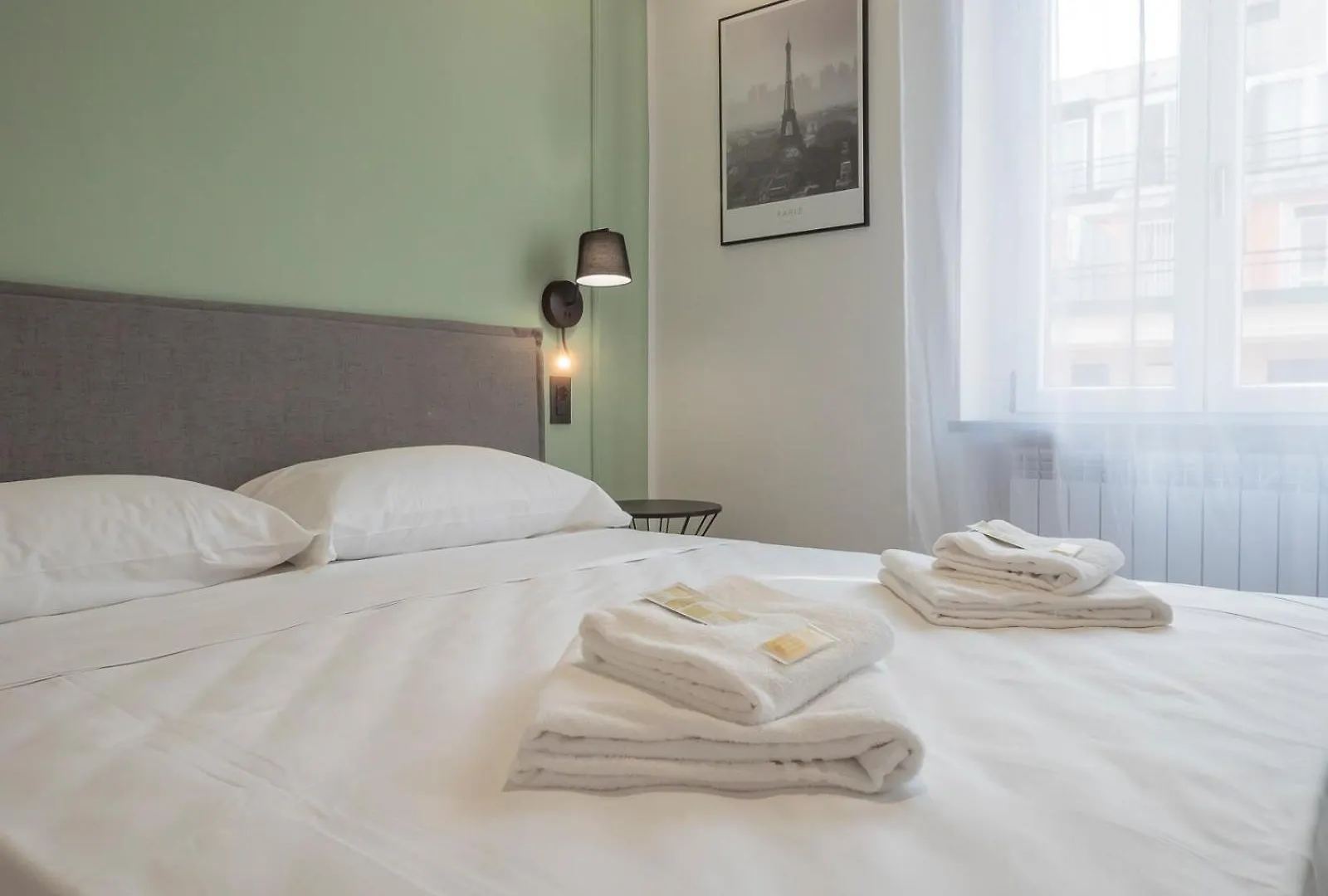 Youhosty - Modern Portello Apartment Milan