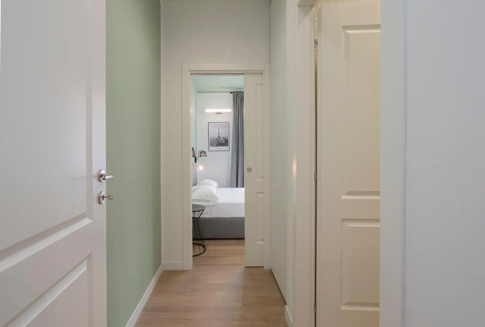 Youhosty - Modern Portello Apartment Milan