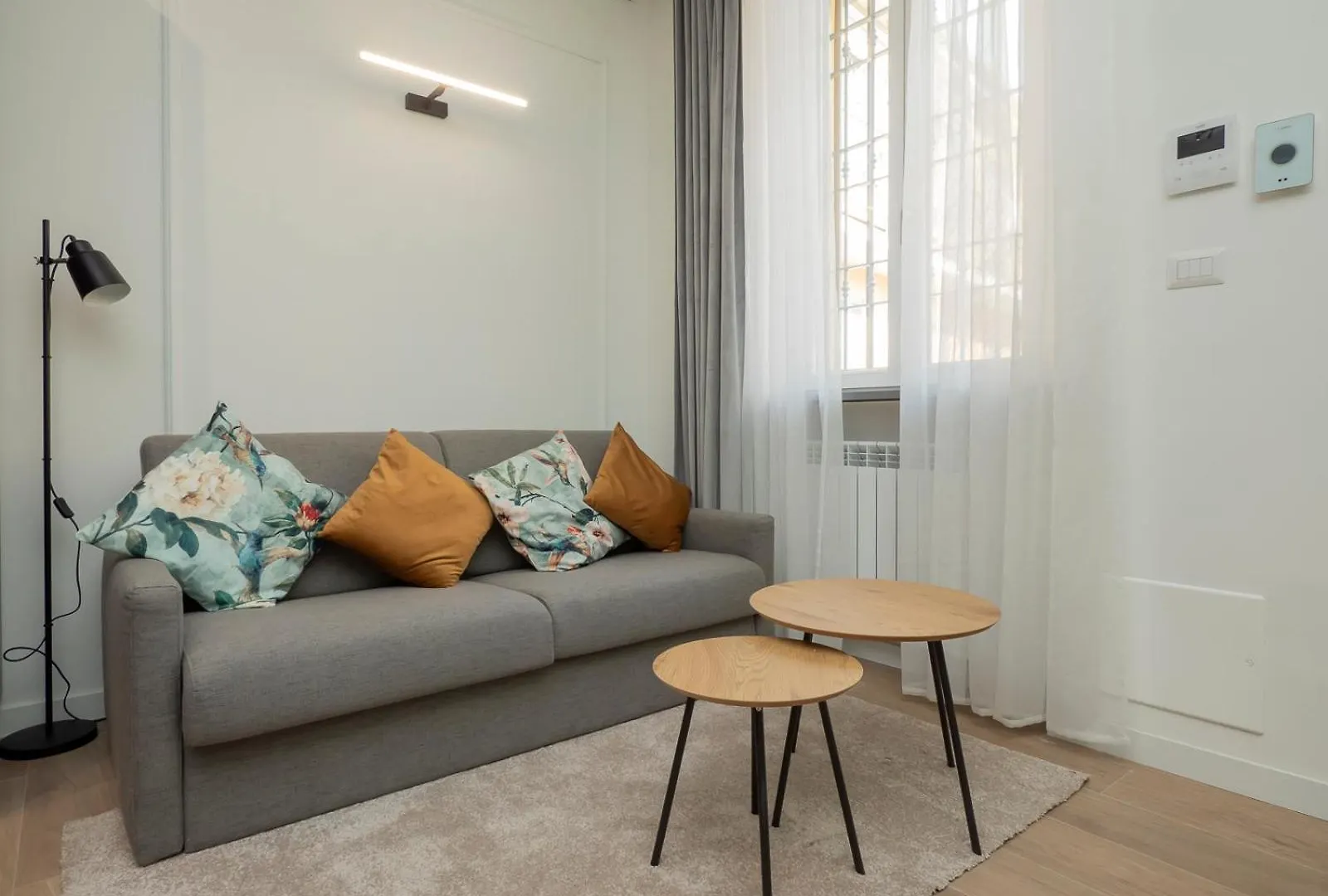 Youhosty - Modern Portello Apartment Milan Italy
