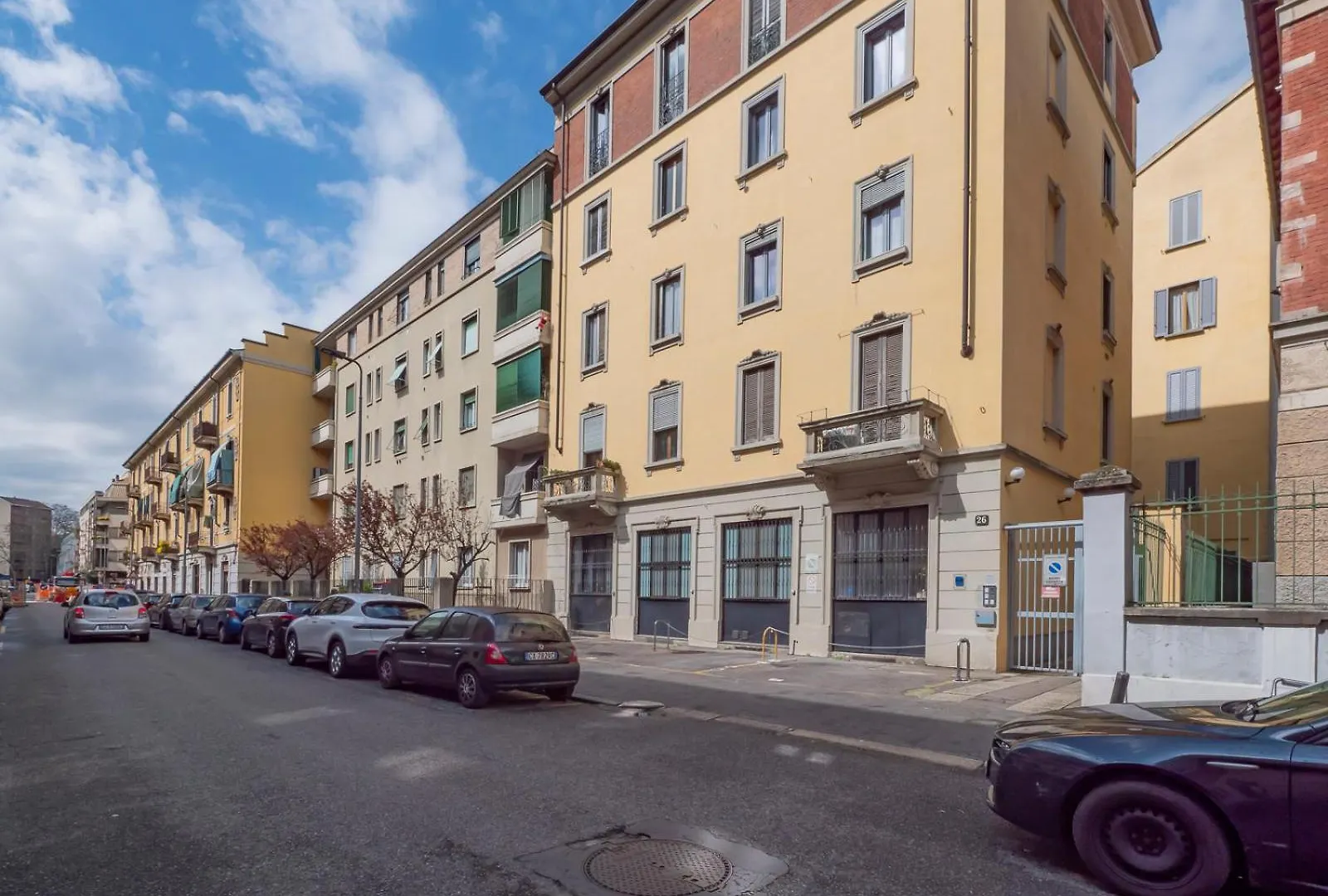 Youhosty - Modern Portello Apartment Milan
