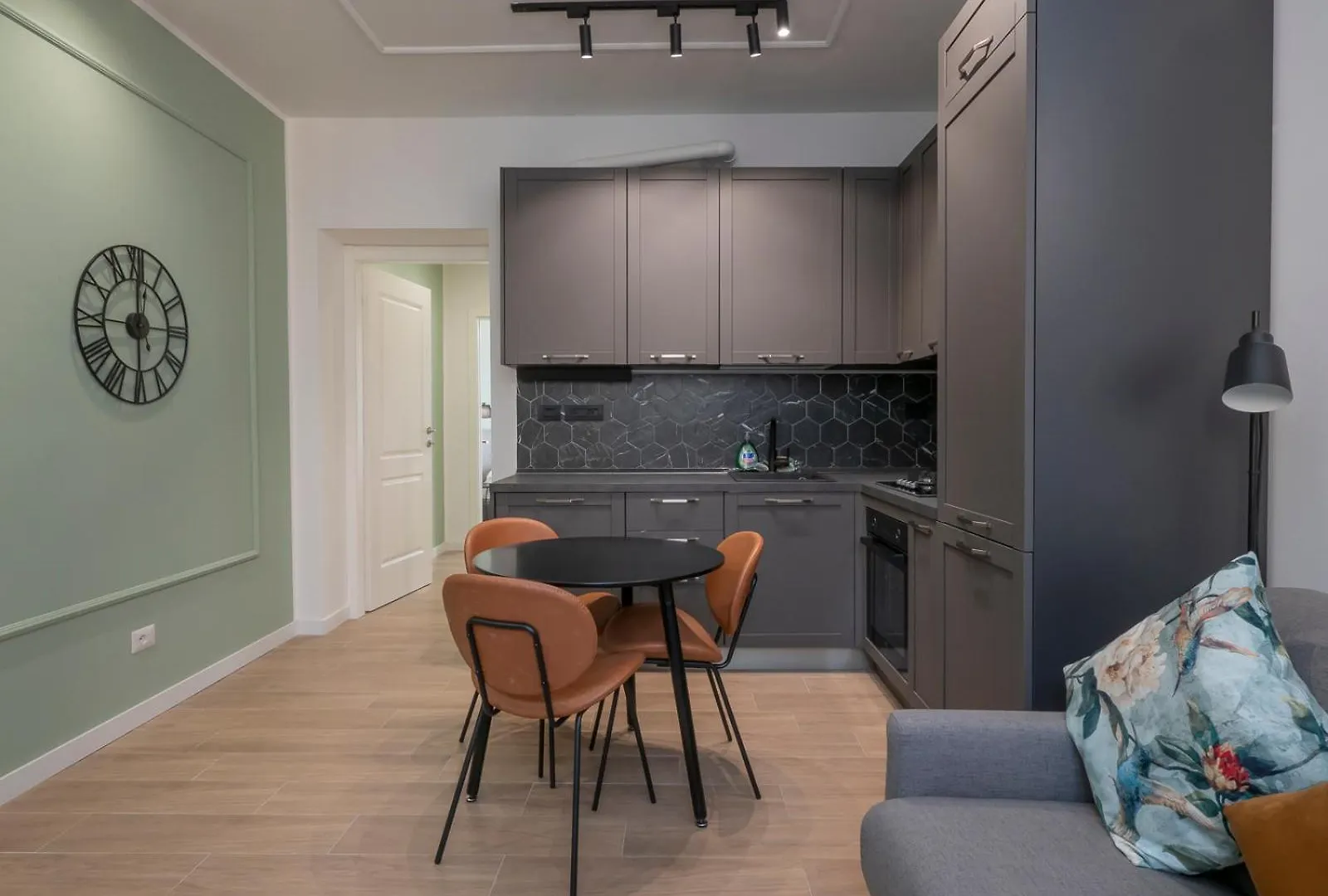 Youhosty - Modern Portello Apartment Milan 0*,